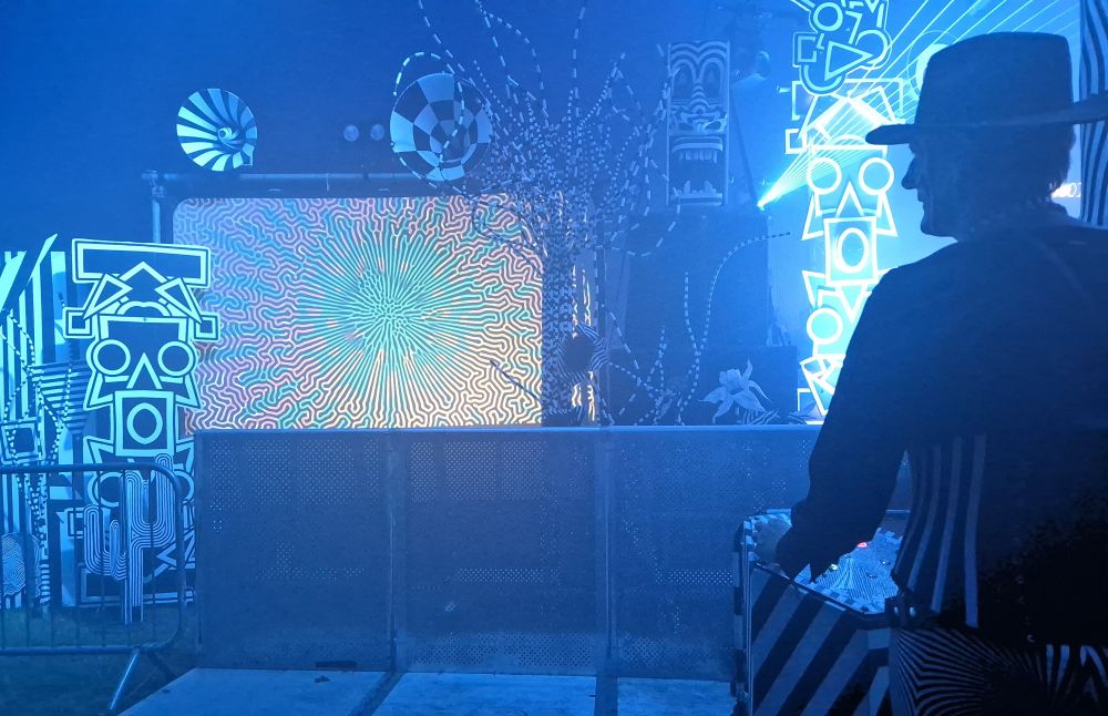 Fractal Fiascode, interactive visual maker with control panel, played by audience at Balter festival on the OTTERtorium, live interactive stage by OTTER Produces